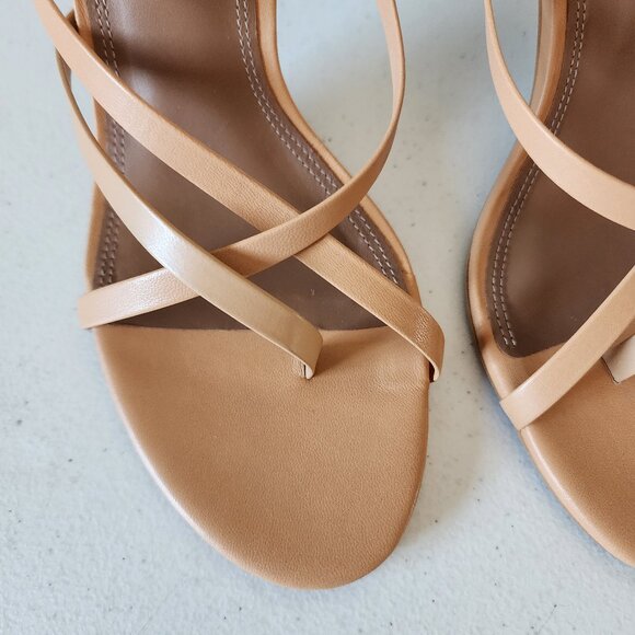 BCBGMaxAzria Sandals "NEW" - Picture 3 of 16